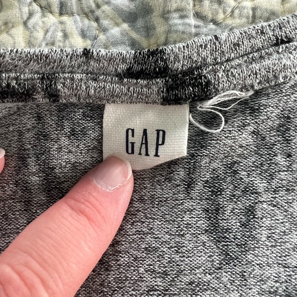 Gap Stretchy Knit top - Picture 4 of 5